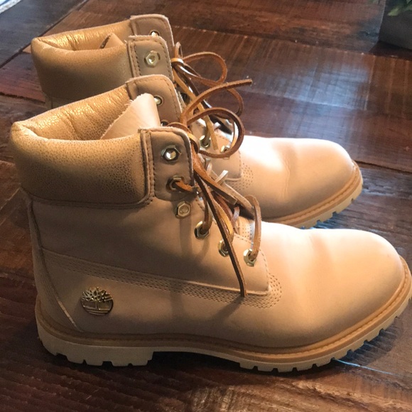 Timberland women’s boots size 9 NWOT